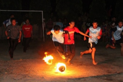 En Indonésie, le football se joue avec une boule de feu 